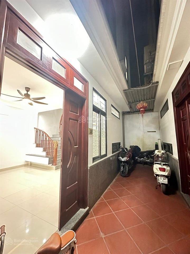 Nhà 5 tầng đẹp, đủ công năng tại cự khối  bát khối long biên khu dân trí cao, tiện ích