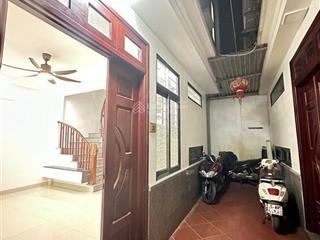 Nhà 5 tầng đẹp, đủ công năng tại cự khối  bát khối long biên khu dân trí cao, tiện ích
