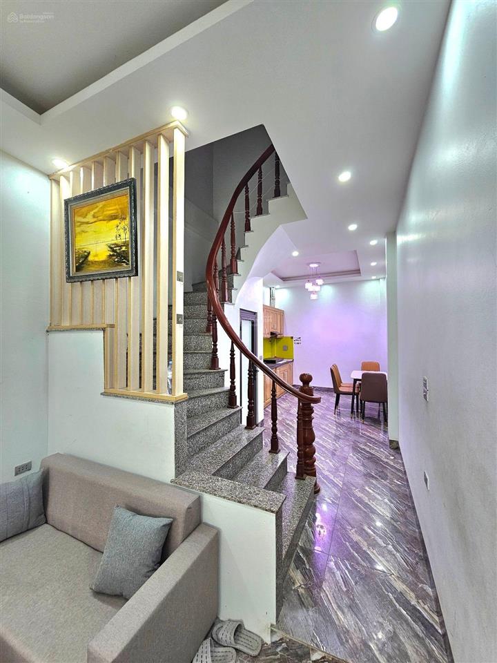 Siêu hiếm thạch bàn ô tô đỗ cửa nhà dân xây giá đầu tư vị trí đẹp tại thạch bàn