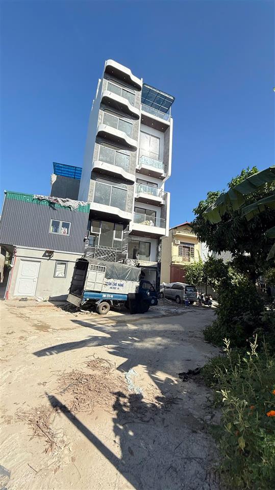 View hồ điều hoà 7 tầng thang máy nội thất xịn sò ô tô thông vị trí cực đẹp
