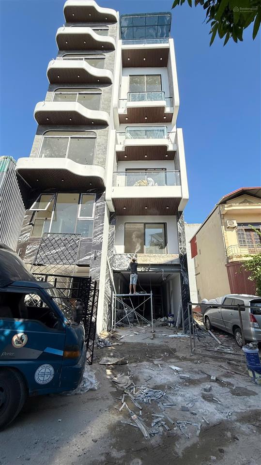 View hồ điều hoà 7 tầng thang máy nội thất xịn sò ô tô thông vị trí cực đẹp