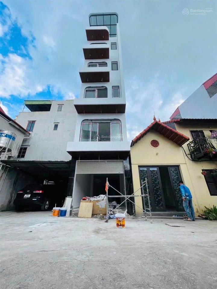 Nhà mới đẳng cấp thạch bàn, long biên. gara ô tô 7 chỗ, thang máy, full nội thất cao cấp