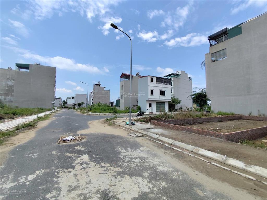 Cần ra lô đất dt 5x20m  mặt tiền 16m  cách sân bay long thành 5km  sổ sẵn  chỉ 1 tỷ 2