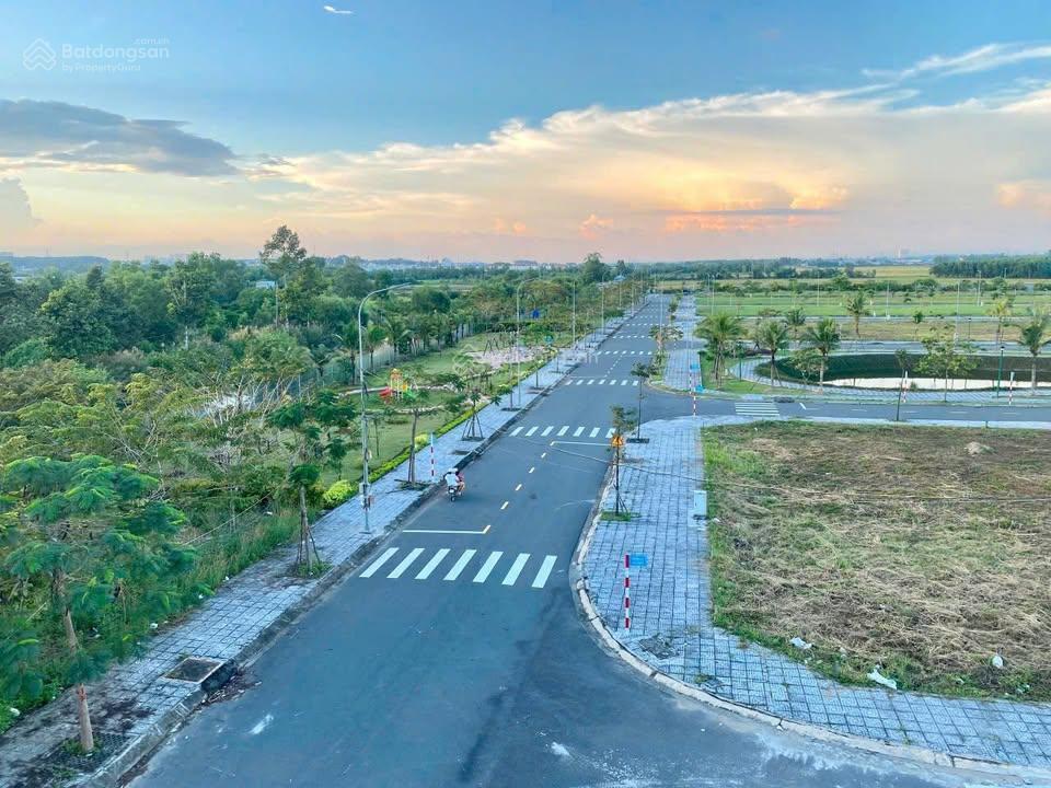 Chủ ngộp bán lô đất 90m2 đối diện cổng t1 sân bay long thànhliền kề cụm kcn nhơn trạchchỉ 1tỷ390