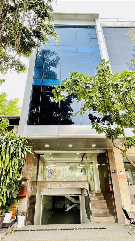Cần cho thuê mặt bằng q2 văn phòng tầng trệt, diện tích 40m2, có đầy đủ nội thất văn phòng