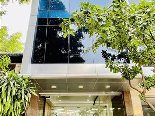 Cần cho thuê mặt bằng q2 văn phòng tầng trệt , diện tích 50m2 , có đầy đủ nội thất văn phòng .