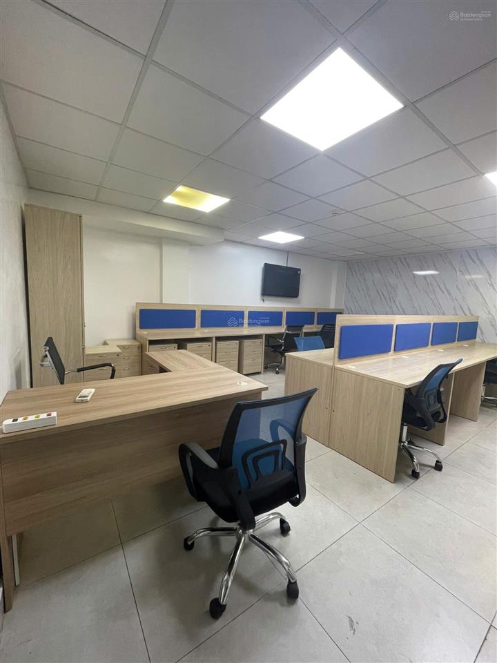 Cần cho thuê mặt bằng q2 văn phòng tầng trệt, diện tích 40m2, có đầy đủ nội thất văn phòng