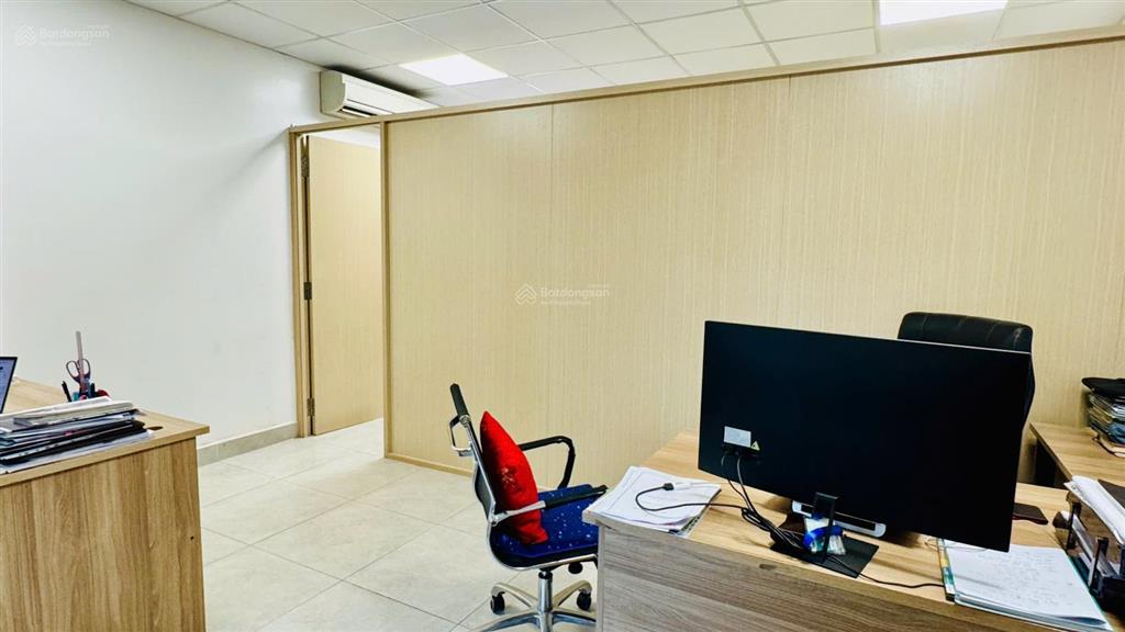 Cần cho thuê gấp tầng 1 số 90 vũ tông phan  q2
