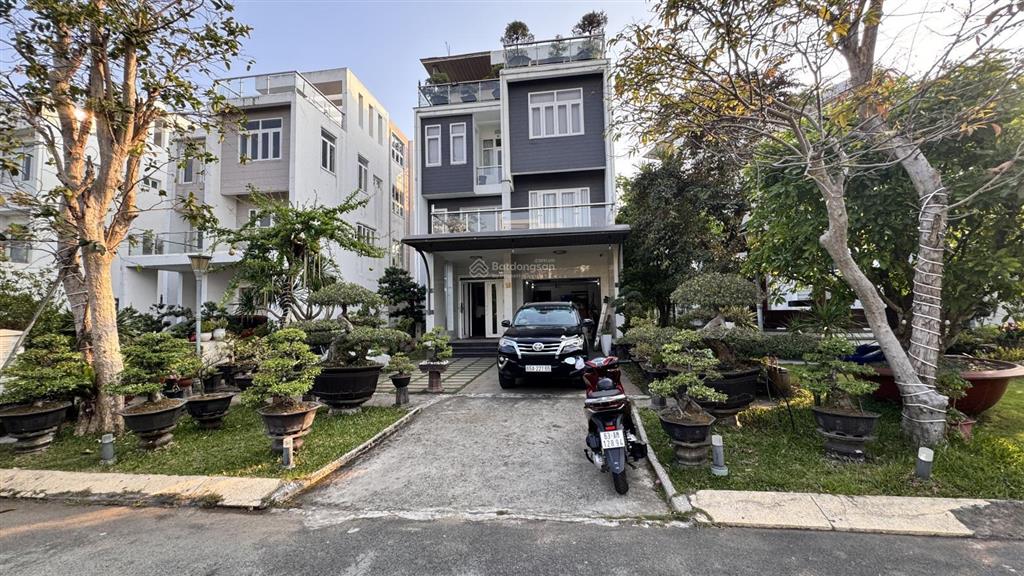 Chính chủ bán biệt thự đơn lập villa park tp thủ đức  379.5m2 (176m2 sân vườn)  sổ hồng trao tay