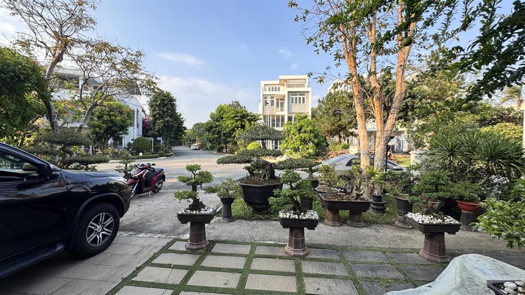 Chính chủ bán biệt thự đơn lập villa park tp thủ đức  379.5m2 (176m2 sân vườn)  sổ hồng trao tay