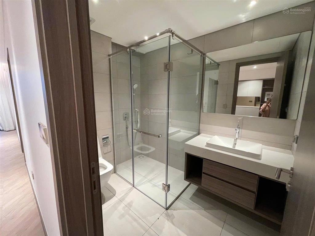 Chính chủ bán căn 117m2 3 ngủ view hồ, sẵn nội thất vào ở luôn,có 2 slot ô tô dưới hầm,0963 933 ***