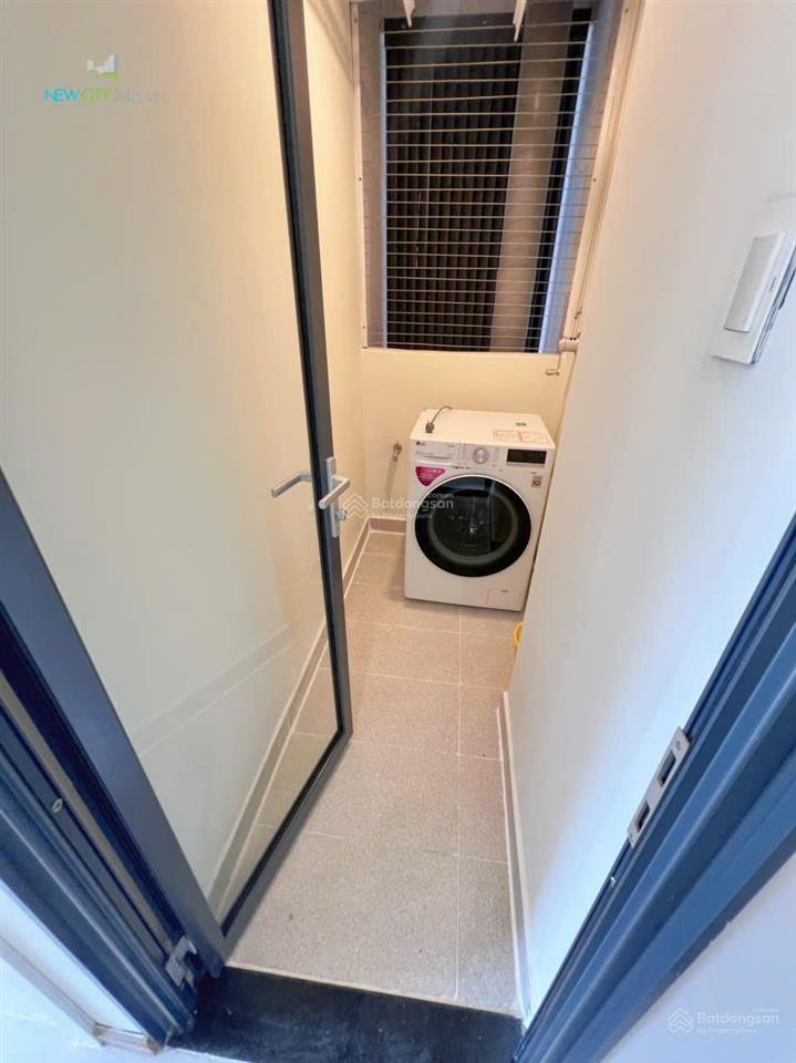 Cho thuê ch 2pn, 2wc, 61m2 tại new city thủ thiêm, tầng cao, view hồ bơi