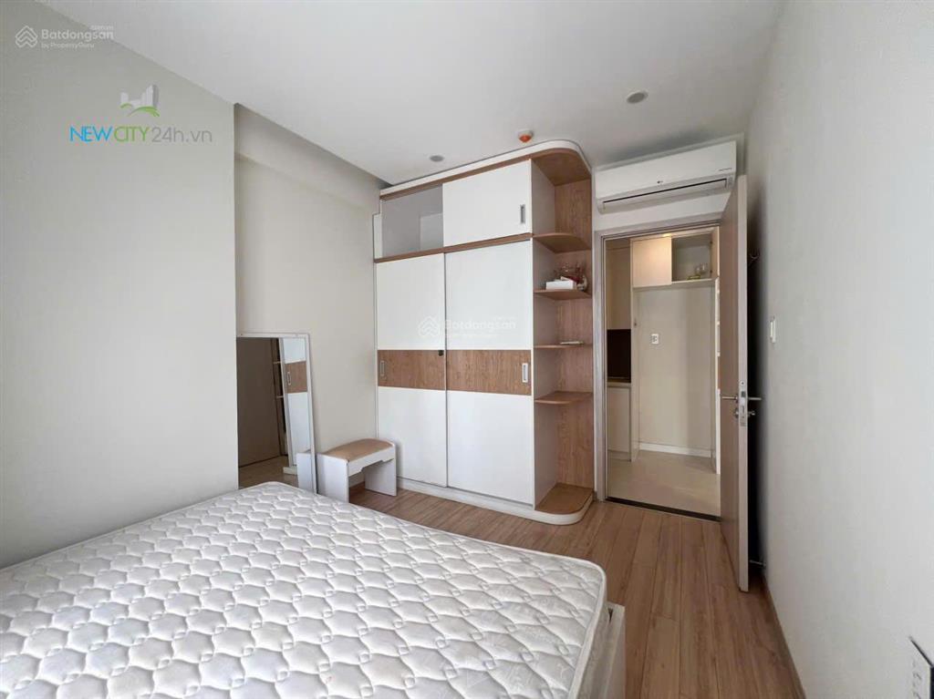 Cho thuê ch 2pn, 2wc, 61m2 tại new city thủ thiêm, tầng cao, view hồ bơi