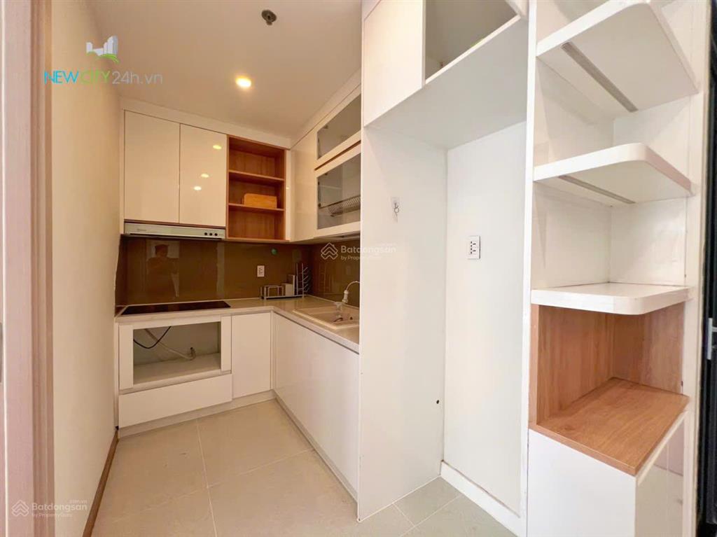 Cho thuê ch 2pn, 2wc, 61m2 tại new city thủ thiêm, tầng cao, view hồ bơi