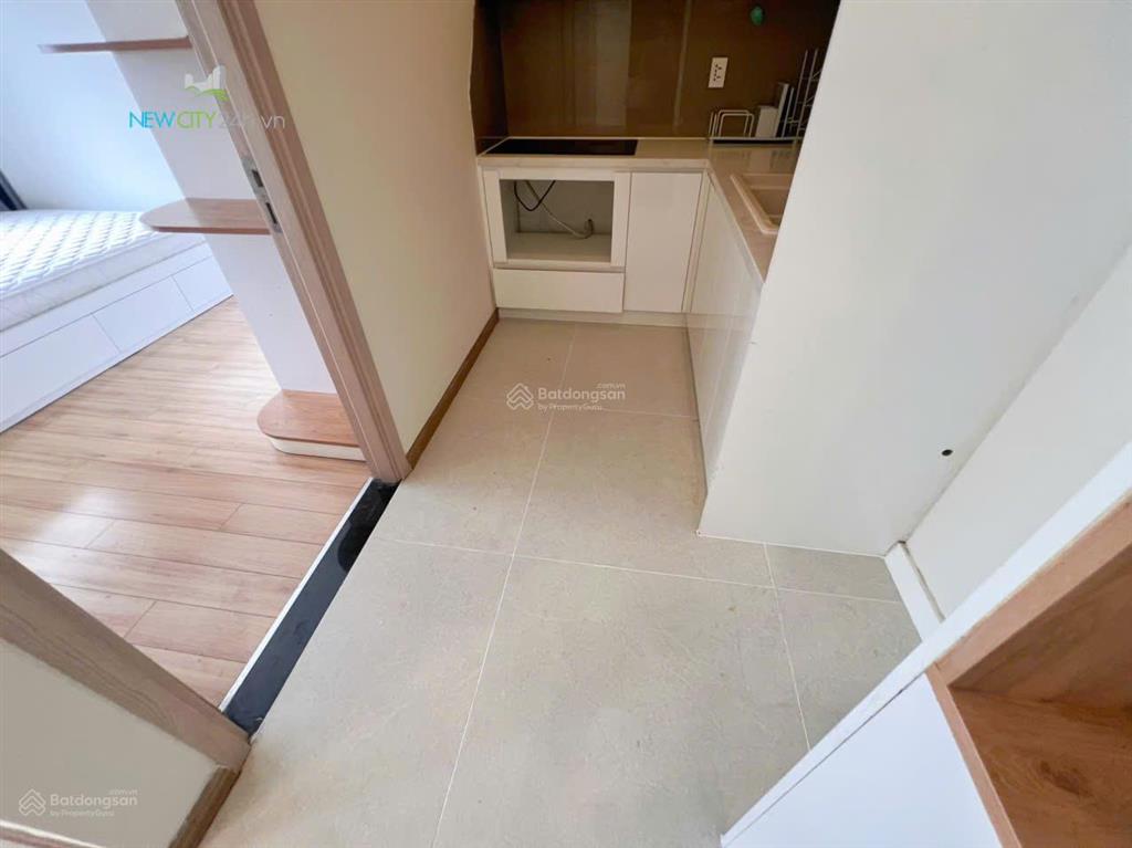 Cho thuê ch 2pn, 2wc, 61m2 tại new city thủ thiêm, tầng cao, view hồ bơi