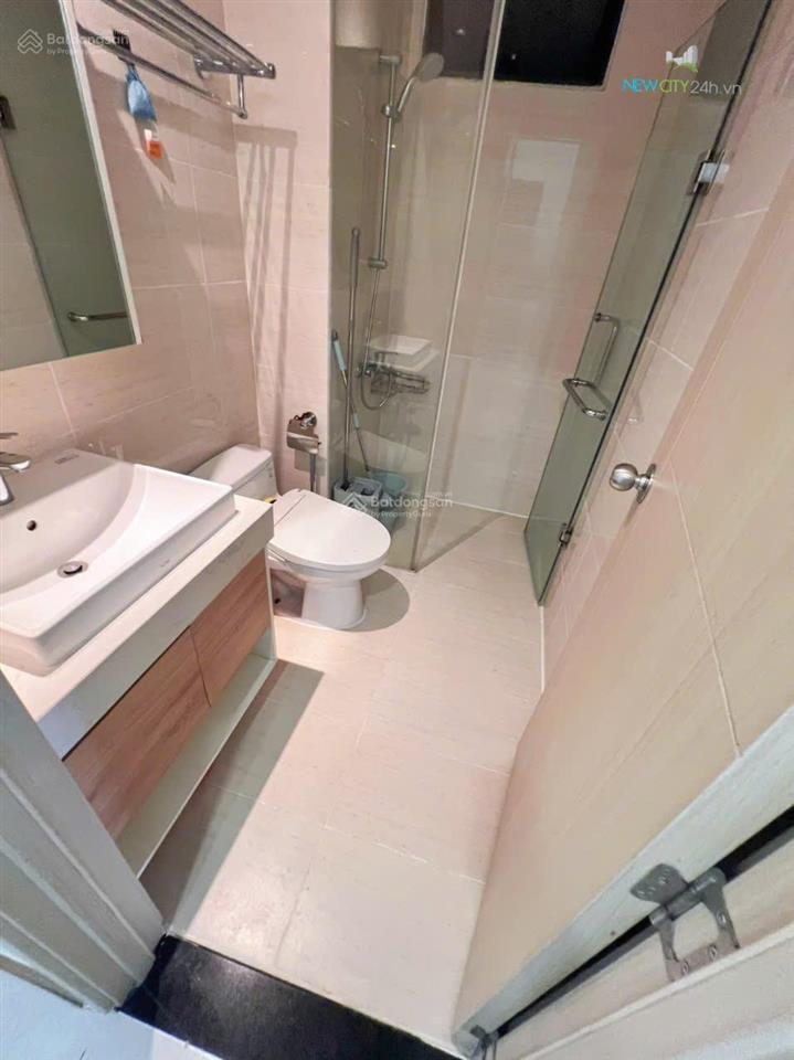 Cho thuê ch 2pn, 2wc, 61m2 tại new city thủ thiêm, tầng cao, view hồ bơi