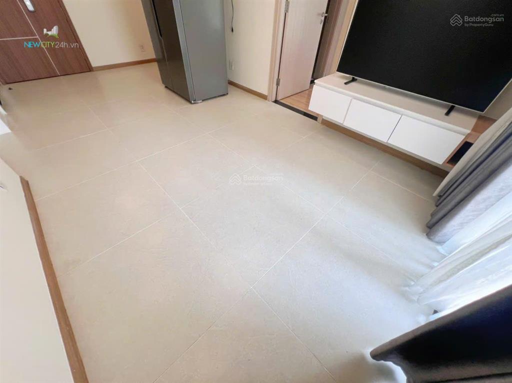 Cho thuê ch 2pn, 2wc, 61m2 tại new city thủ thiêm, tầng cao, view hồ bơi
