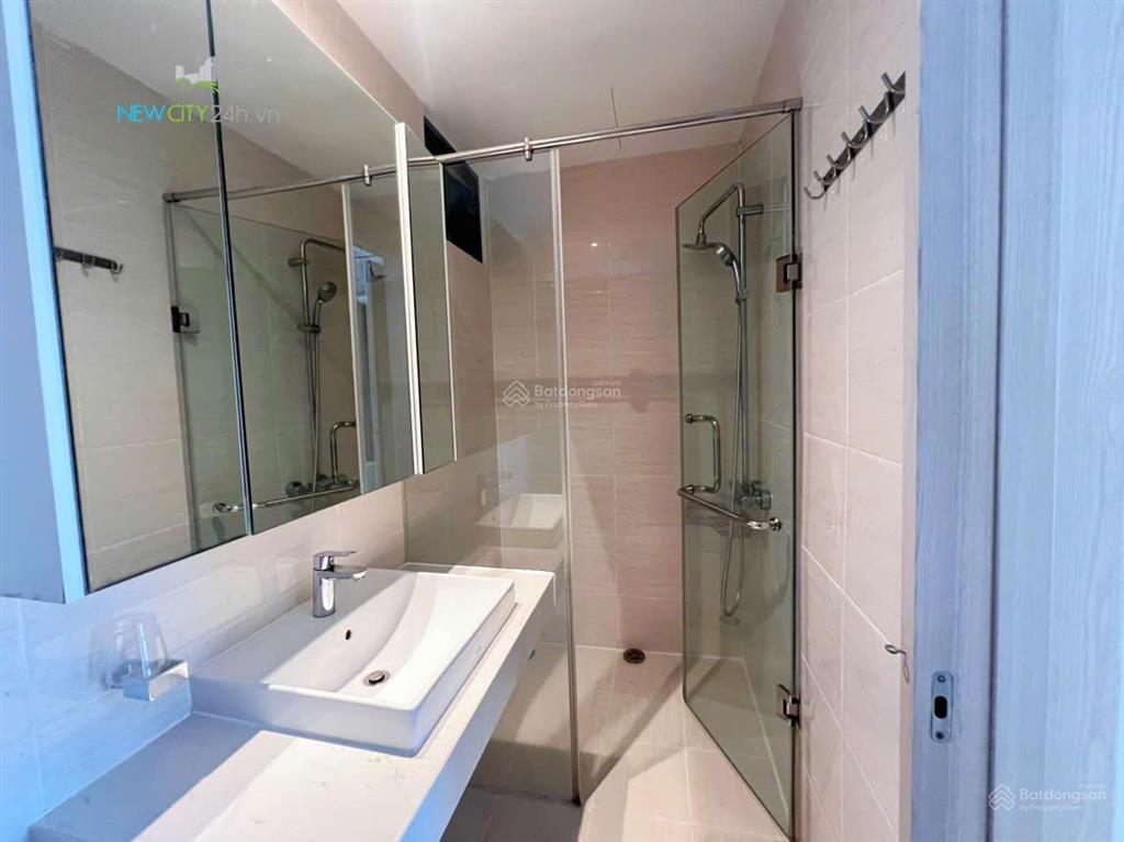 Cho thuê ch 2pn, 2wc, 61m2 tại new city thủ thiêm, tầng cao, view hồ bơi