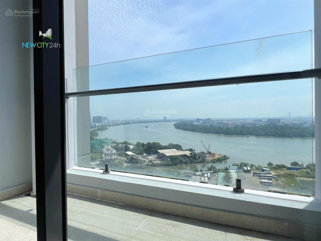Newcity24h cho thuê 3pn view sông 23tr net. tầng cao