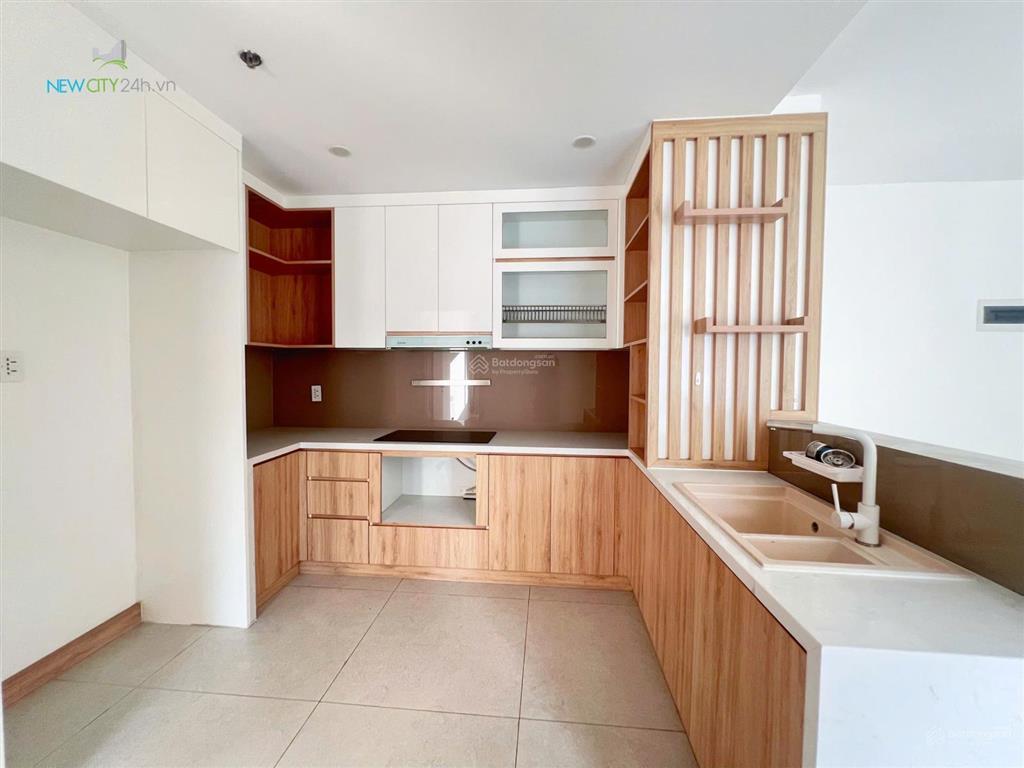 New city thủ thiêm | cho thuê 3pn ntcb  nhà trống, bếp toilet full, 4ml & rèm cửa