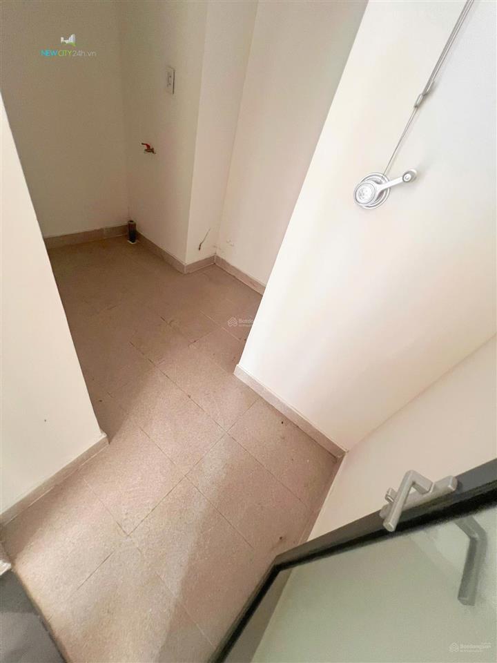 New city thủ thiêm | cho thuê 3pn ntcb  nhà trống, bếp toilet full, 4ml & rèm cửa