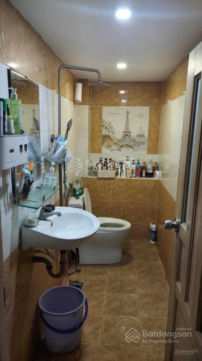 Giảm giá cực sâu, chính chủ bán 7.3 tỷ, bán gấp, 3 tầng, 5pn,4tl, sổ hồng sẳn,ký bán ngay
