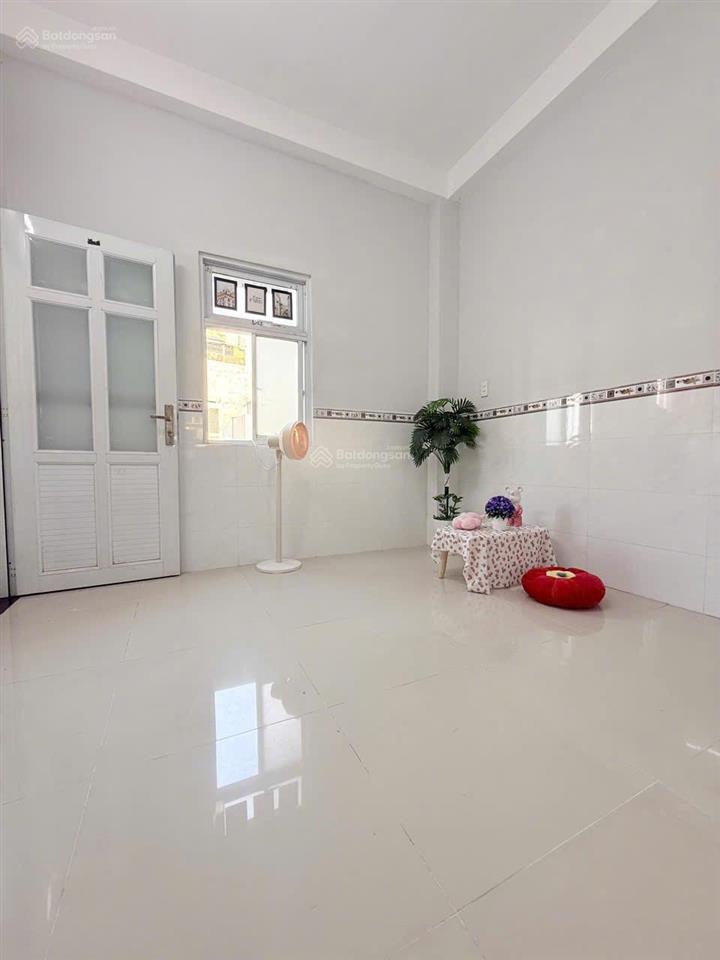 Cho thuê nhà trọ gần đh công nghiệp  gò vấp giá 3tr6 cửa sổ trời