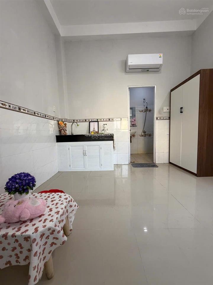 Cho thuê nhà trọ gần đh công nghiệp  gò vấp giá 3tr6 cửa sổ trời