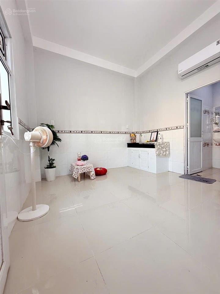 Cho thuê nhà trọ gần đh công nghiệp  gò vấp giá 3tr6 cửa sổ trời