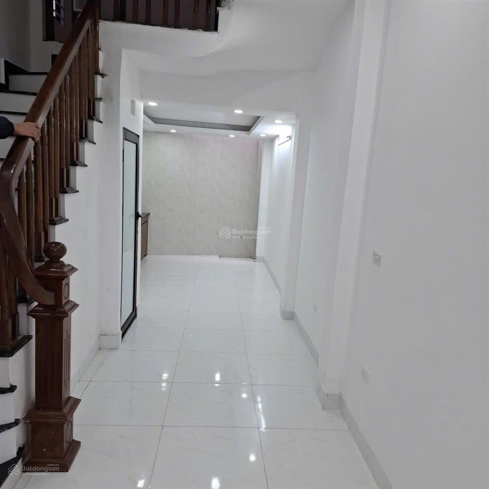 Bán nhà 298 ngọc hồi, 7,6 tỷ, 36m2, 4pn, 3wc, 5 tầng, hướng tây nam
