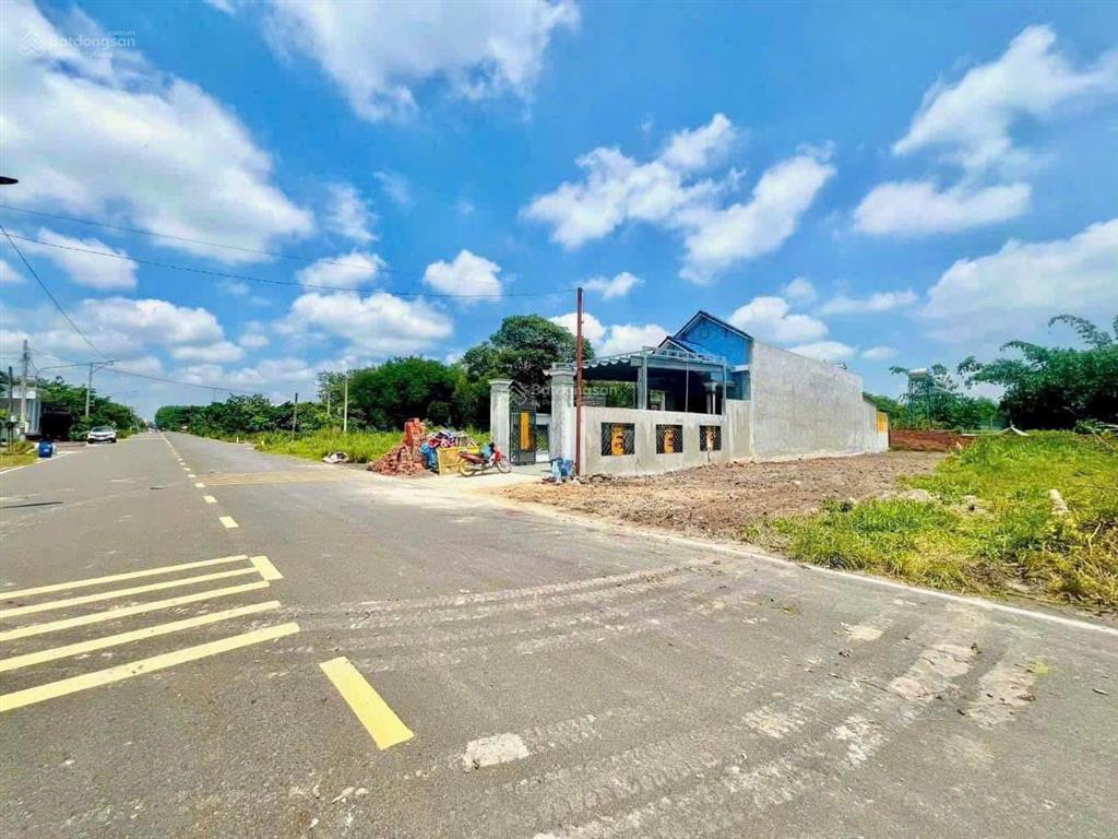 Kẹt tiền bán 215m2 đất thổ cư mt đường nhựa sổ riêng sát chợ, trường học dân cư ở đông. giá 595tr