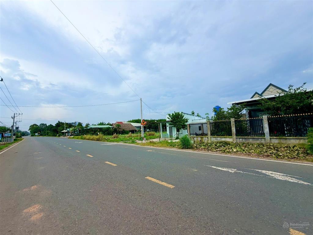 Kẹt tiền kd tôi cần bán gấp 2290m2 đất shr, mt ngay kcn, nhà máy đang hđ nhộn nhịp. giá 250tr