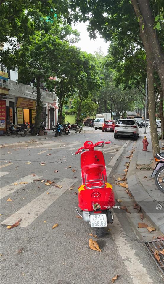 Bán nhà nguyễn sơn  khu phân lô dân trí cao  oto tránh  mặt tiền lớn vuông vắn