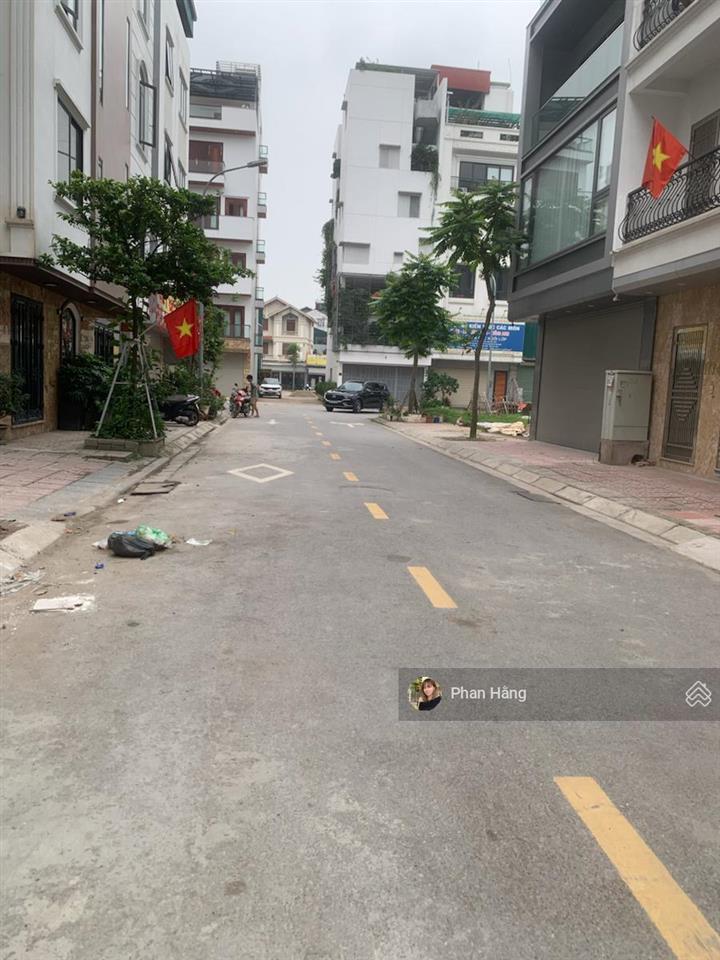 Bán đất tái định cư ngọc thụy lô đất vàng 3 thoáng vỉa hè view công viên