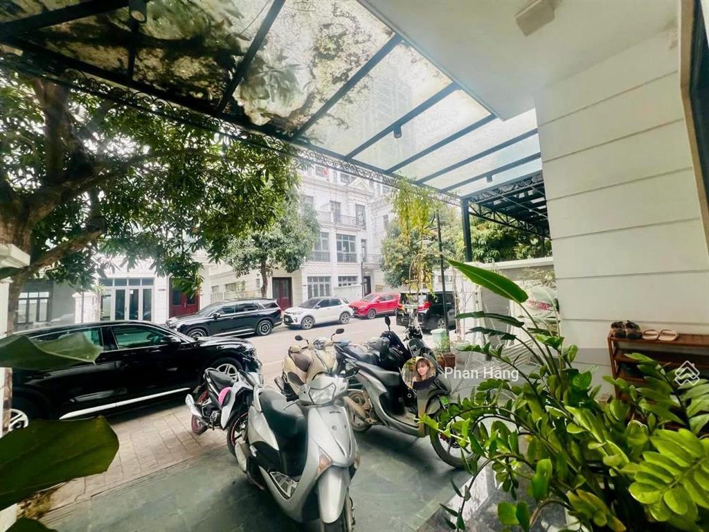 Bán biệt thự lô góc  vinhomes riverside  2 mặt tiền cực vip ngay trục chính vào kđt