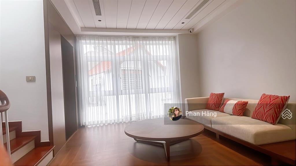 Bán biệt thự nhà vườn kđt việt hưng  5t thang máy xịn  mới hoàn thiện hơn năm  vị trí siêu đẹp