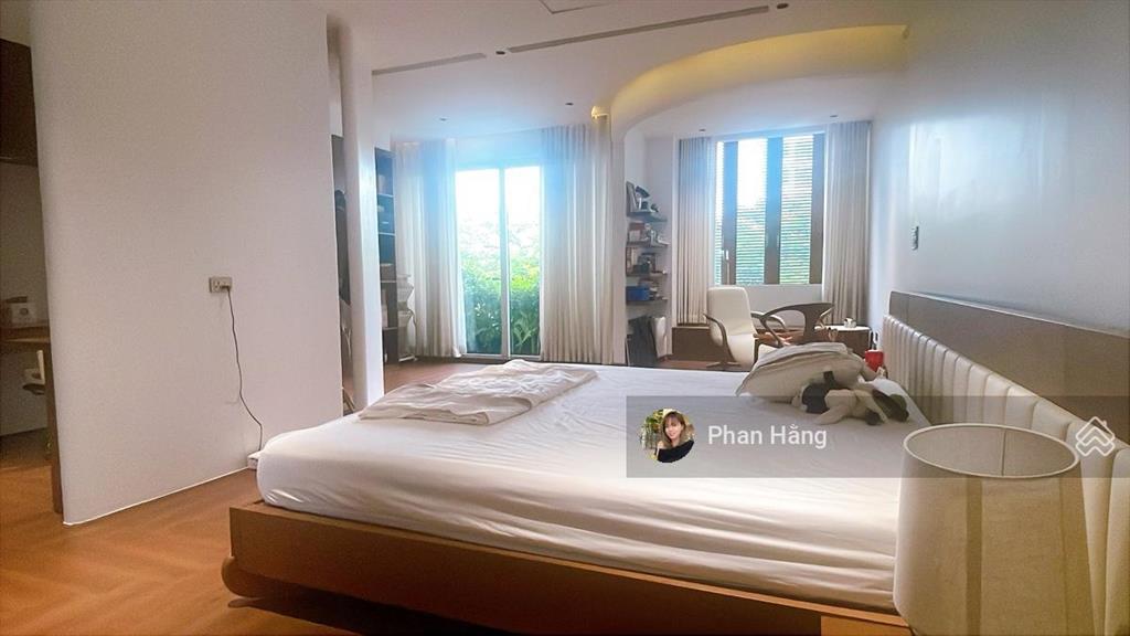 Bán biệt thự nhà vườn kđt việt hưng  5t thang máy xịn  mới hoàn thiện hơn năm  vị trí siêu đẹp