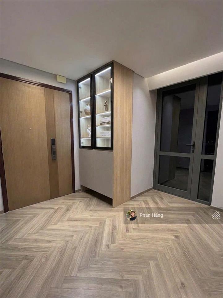 Bán căn hộ mipec long biên  sát cầu chương dương khu vực hiếm nhà bán 2 ngủ 2 vs  full nội thất