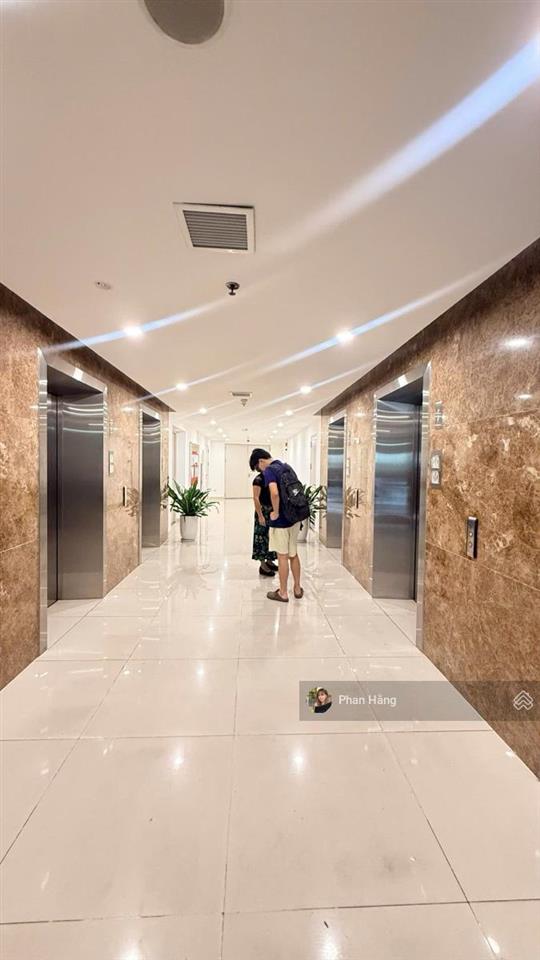 Bán căn hộ mipec long biên  sát cầu chương dương khu vực hiếm nhà bán 2 ngủ 2 vs  full nội thất
