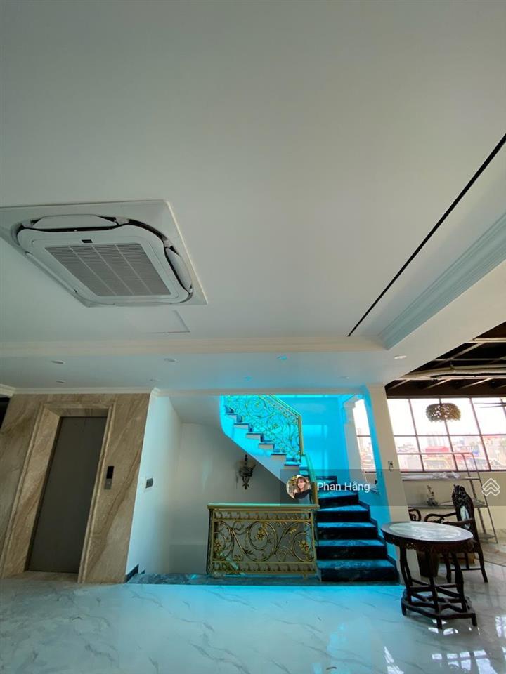 Bán nhà mặt phố lâm hạ  lô góc mặt phố  oto tránh vỉa hè kinh doanh  view sân bay, hồ điều hoà