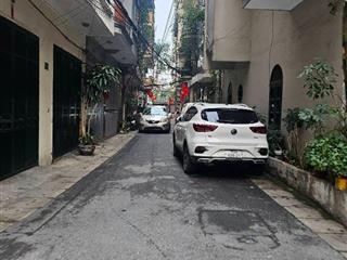 Nhà phân lô  dân xây ngõ rộng 2 ô tô tránh, ô tô vào nhà
nằm vị trí đẹp,giao thông thuận tiện,di