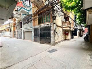 Trung tâm hai bà  nhà lô góc  đầu kim ngưu  trần khát chân  ngõ thông  ô tô đỗ cửa  50m