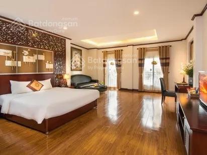 Cho thuê tòa khách sạn vip  25 phòng sát phố cổ  gần hồ gươm dt 130m2 x 9 tầng  mt 8m