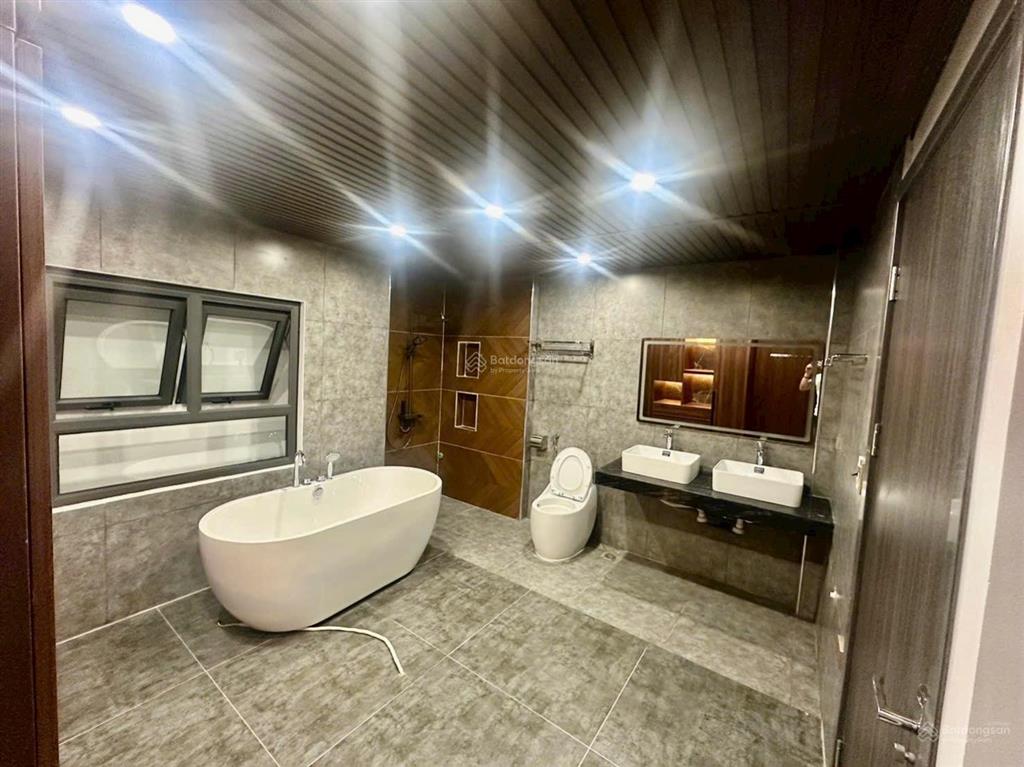 Hơn 9 tỷ bán nhà thạch bàn 58m25 tầng thang máyô tô đỗ cổngfull nội thấtpháp lý chuẩn