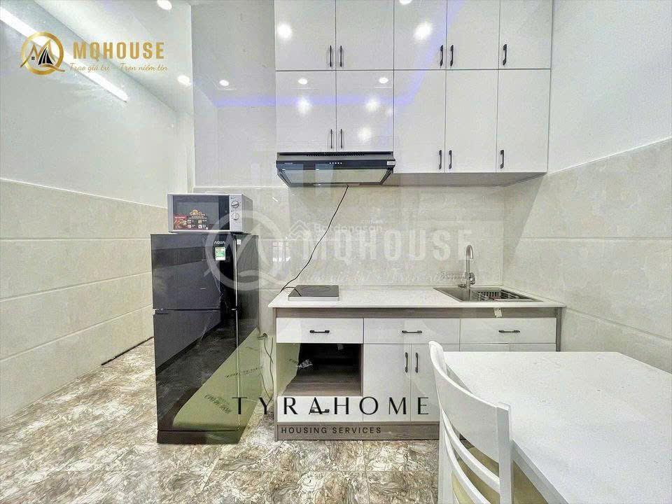 Căn hộ 1pn balcony  thang máy tại phan đình phùng gần cầu kiệu  bợ kè trường sa ngã tư phú nhuận