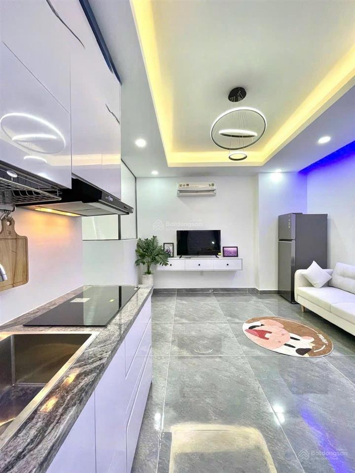 Căn hộ 1pn balcony  giặt riêng  thang máy ngay bờ kè hoàng sa/trường sa, cầu điện biên phủ quận 1