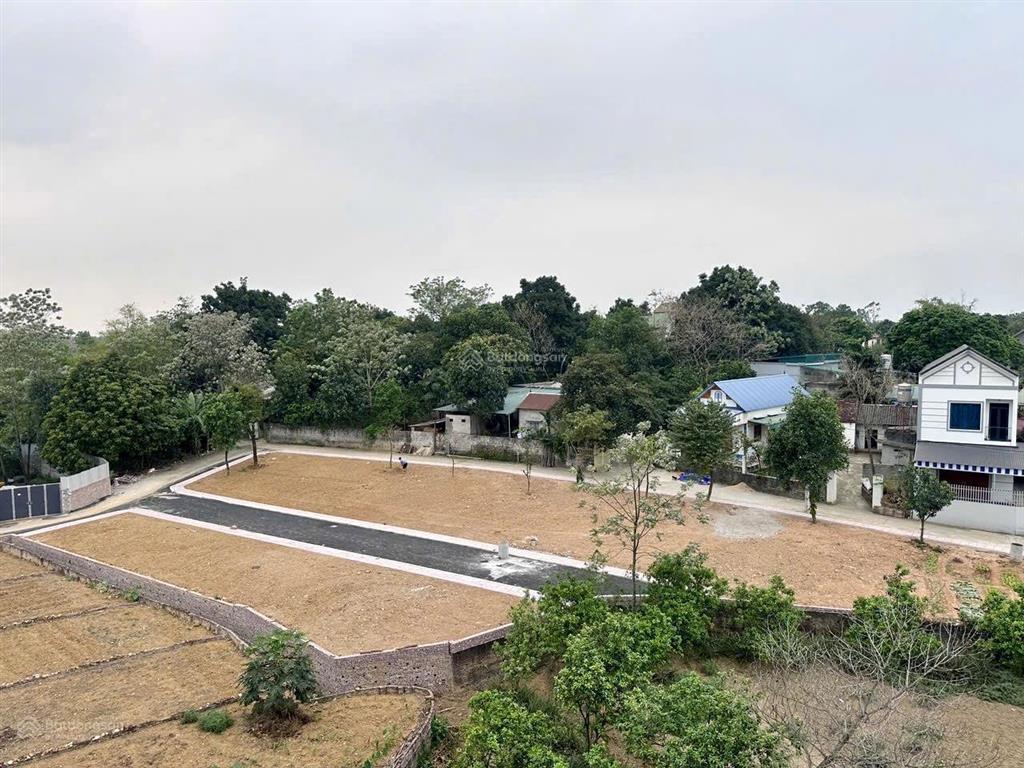 Lô 2 mặt tiền đông yên, quốc oai, 100m2 full thổ cư, nở hậu, giá 2.55 tỷ