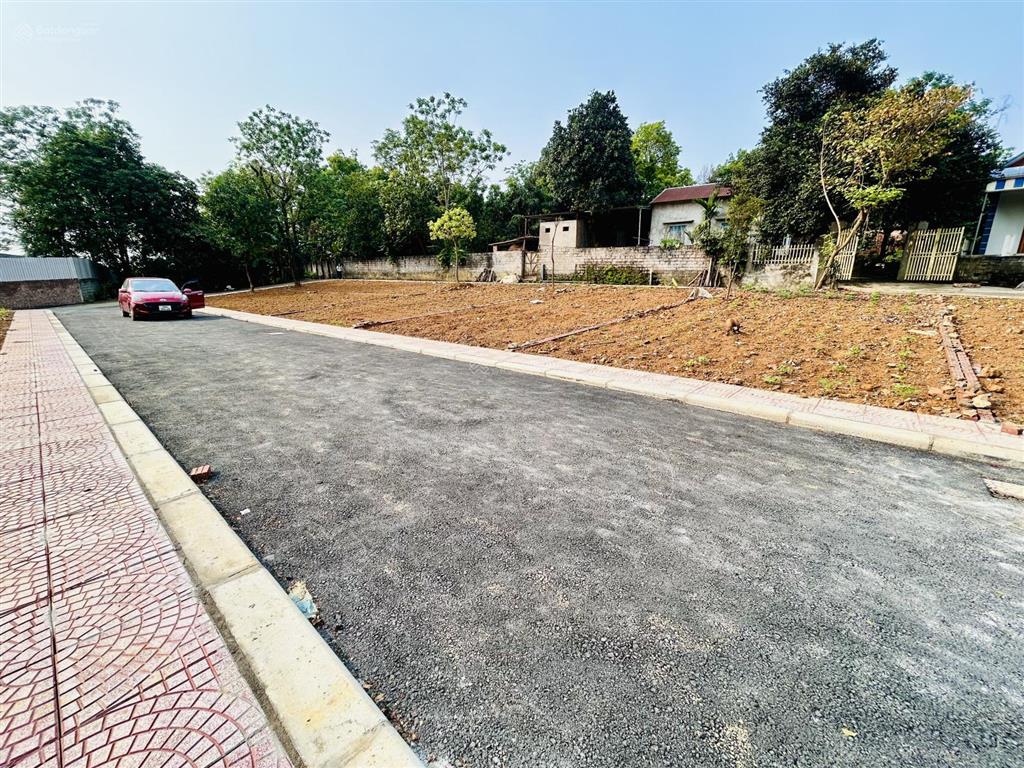 Lô 2 mặt tiền đông yên, quốc oai, 100m2 full thổ cư, nở hậu, giá 2.55 tỷ