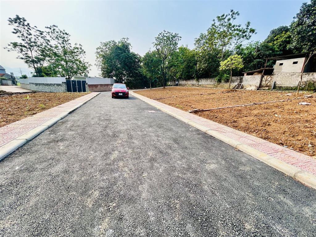 Lô 2 mặt tiền đông yên, quốc oai, 100m2 full thổ cư, nở hậu, giá 2.55 tỷ