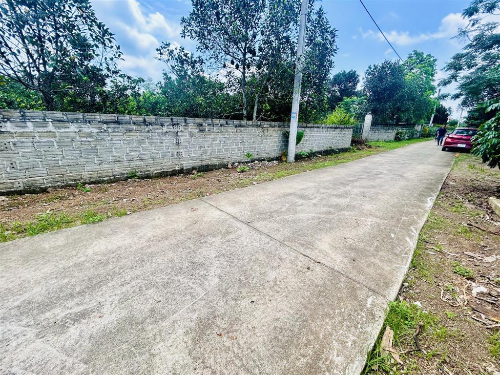 Siêu phẩm 2.987m2 có 2.000m2 thổ cư, sẵn vườn bưởi, mặt tiền 40m tại yên thủy